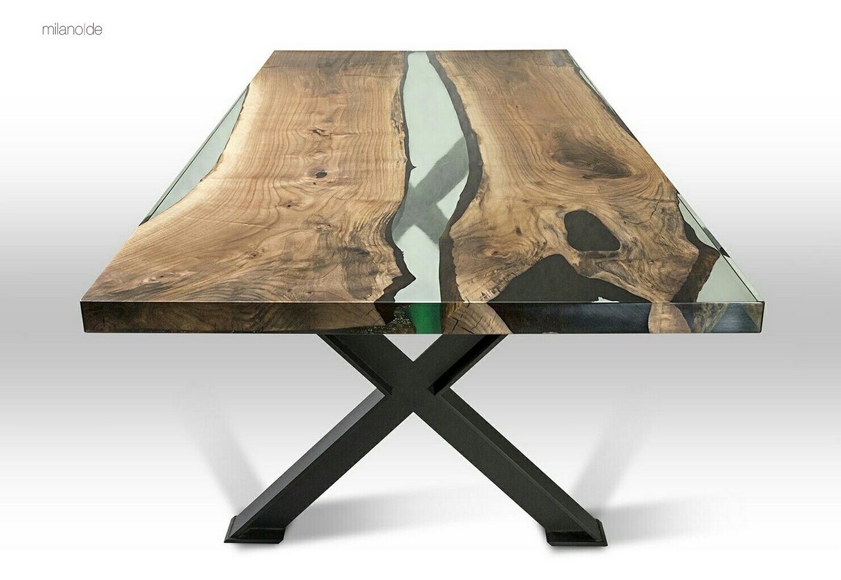 Liquid Ivana table