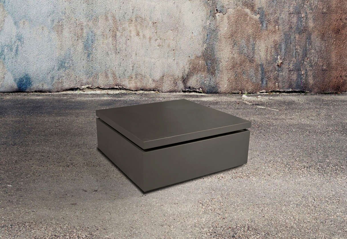 Cube coffee table